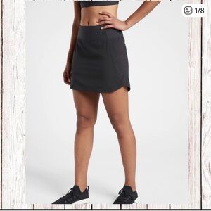 Athleta Run With It 14” Skort BLACK size large